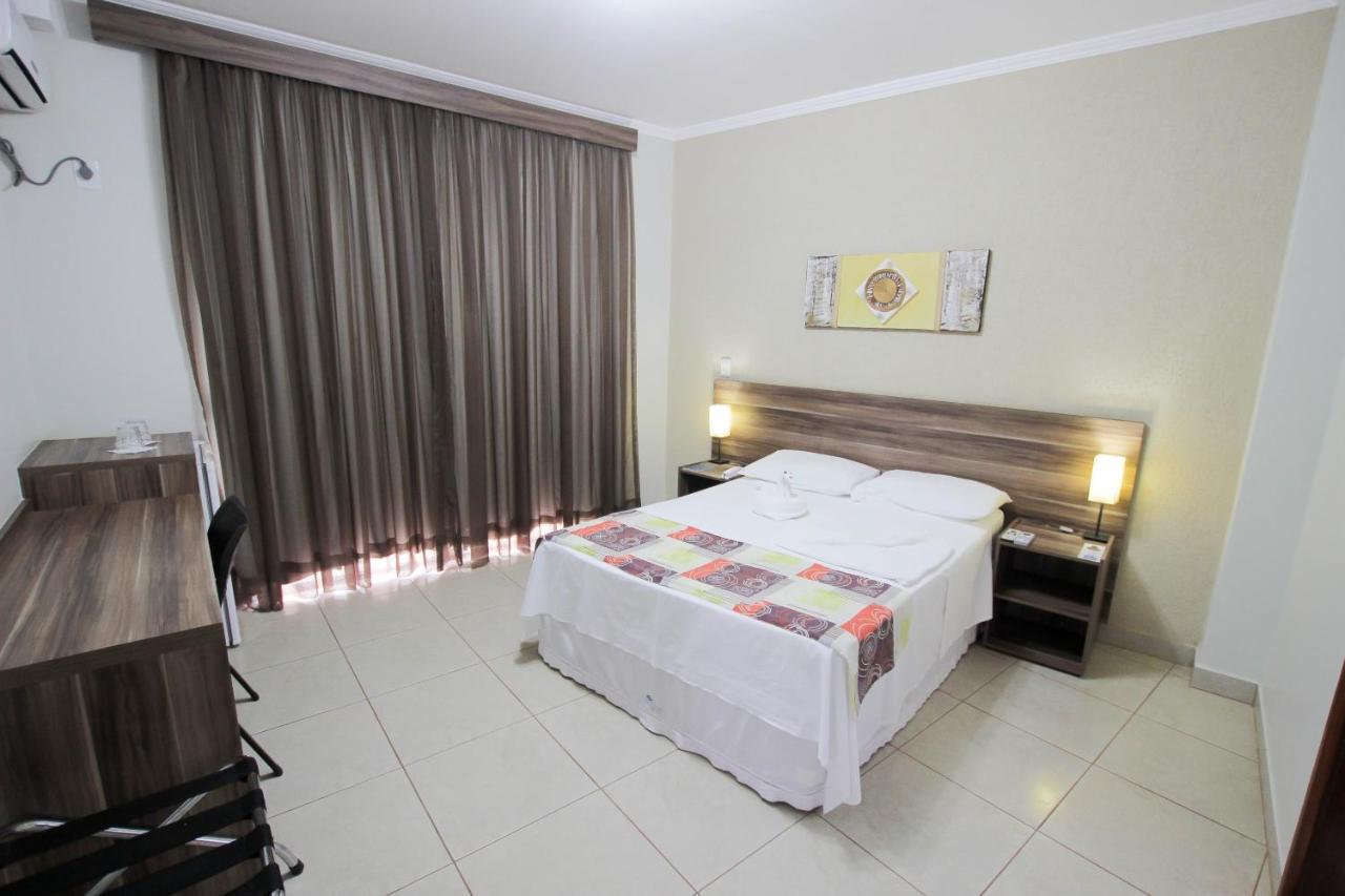 Beira Lago Palace Hotel Morrinhos  Exterior photo